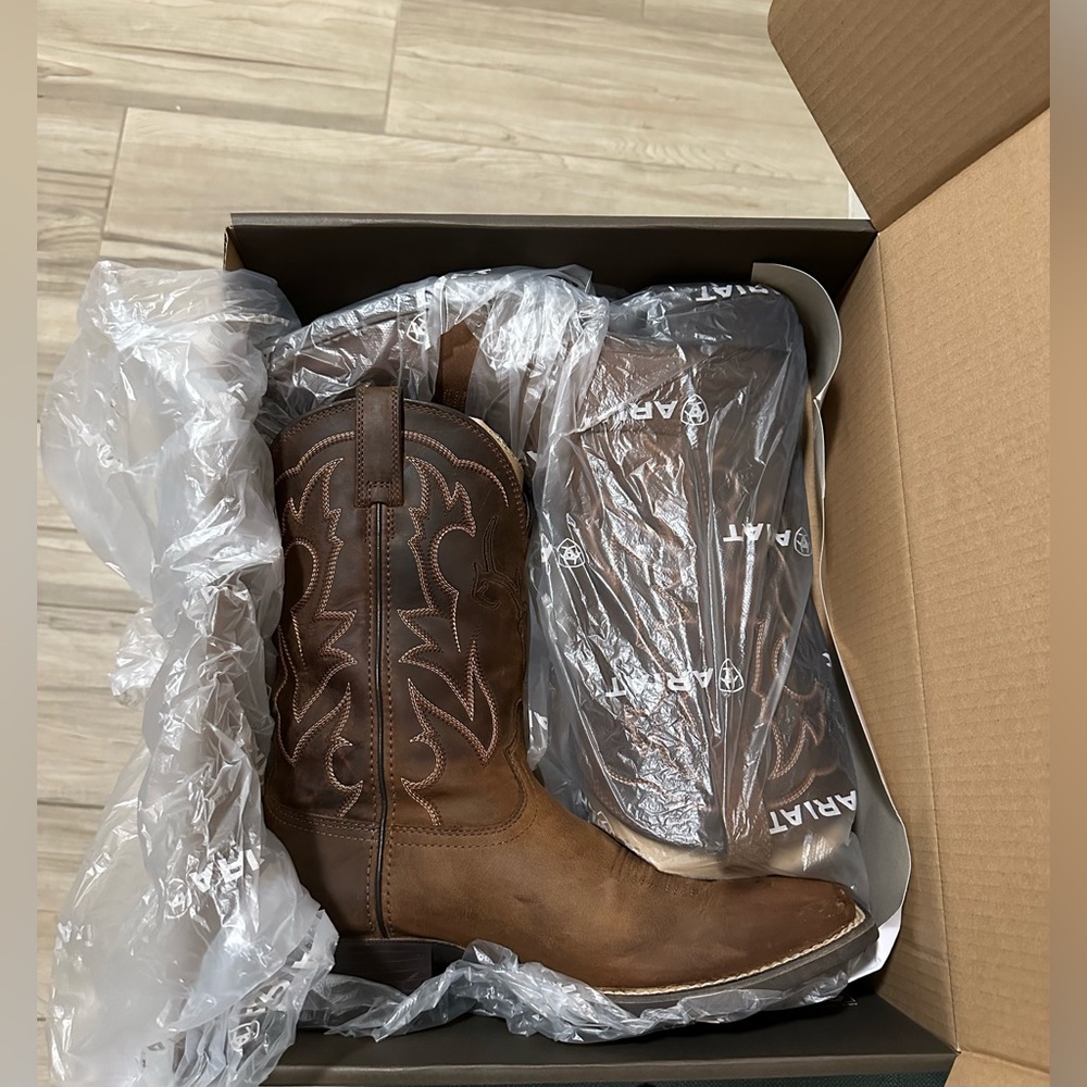 Ariat Boots - Picture 4 of 6